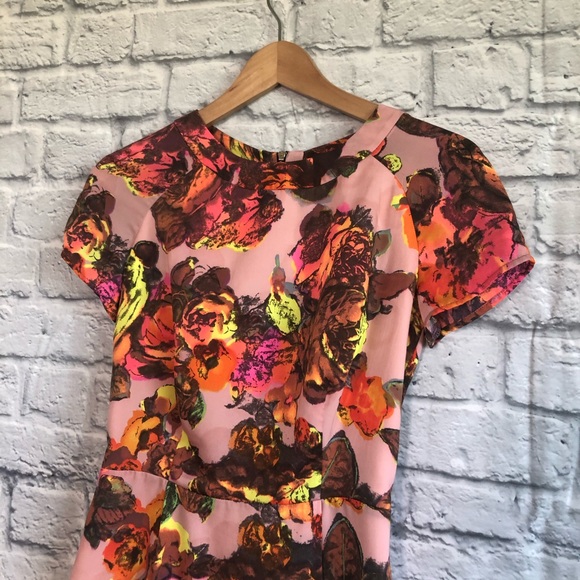 TOPSHOP Pink Floral Dress w/ Cut Out Back - Picture 3 of 8